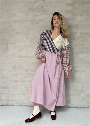 Paula wrap kjole Purple Mix Sissel Edelbo 